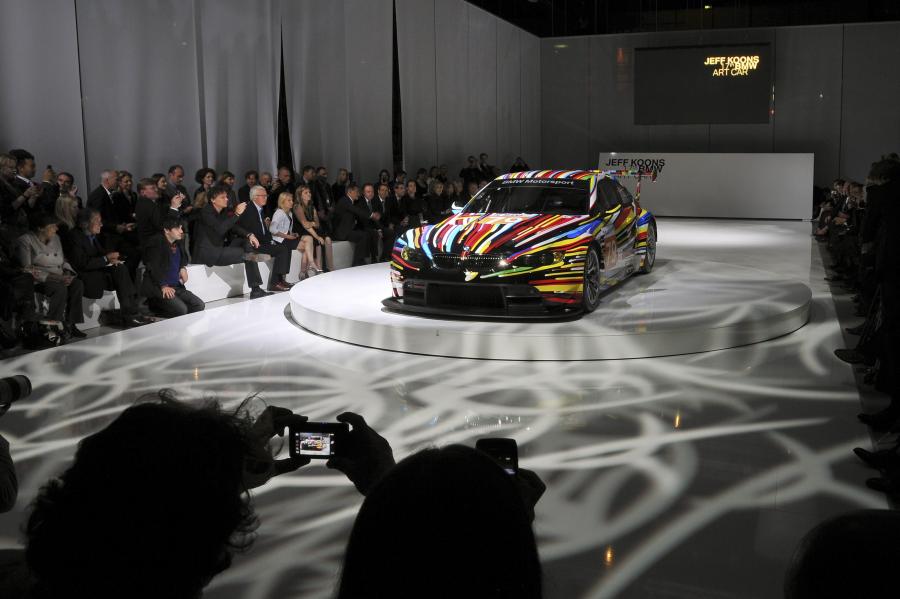  BMW M3 GT2 Art Car by Jeff Koons 2010 года  (фото 29 из 53)